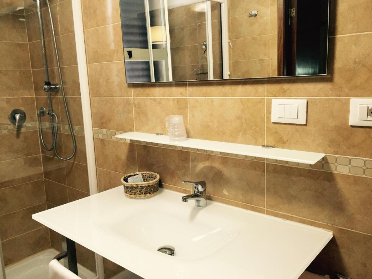 Hotel Biondi Montecatini Terme Oda fotoğraf